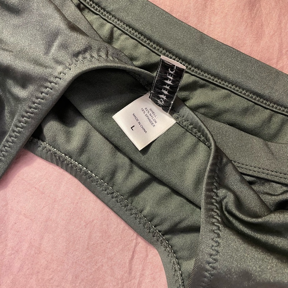 Olive green sporty bikini set - Picture 8 of 8